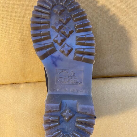Dr Martens - Picture 4 of 7